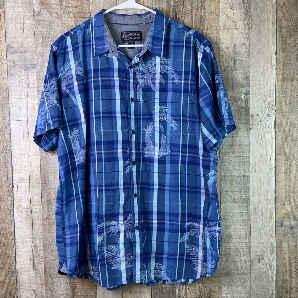 American Rag Size XL Short Sleeve Button Front Plaid Shirt with Palm Tre…